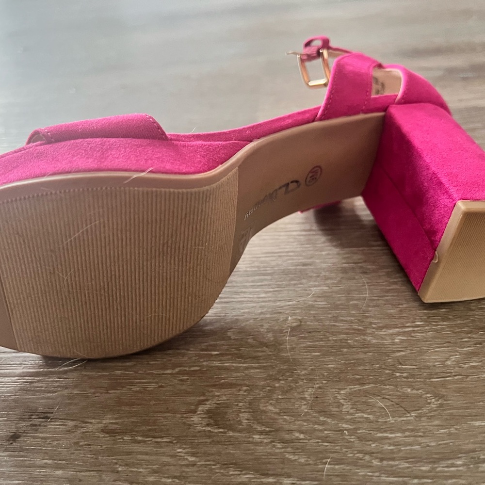 CL by Laundry Vibrant Pink Heels - Picture 4 of 8